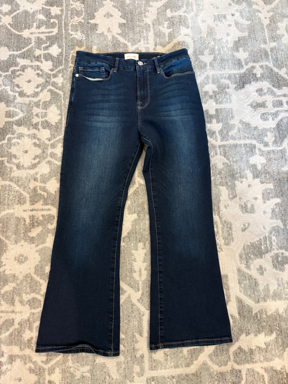 Frame le crop mini boot jeans, size 31